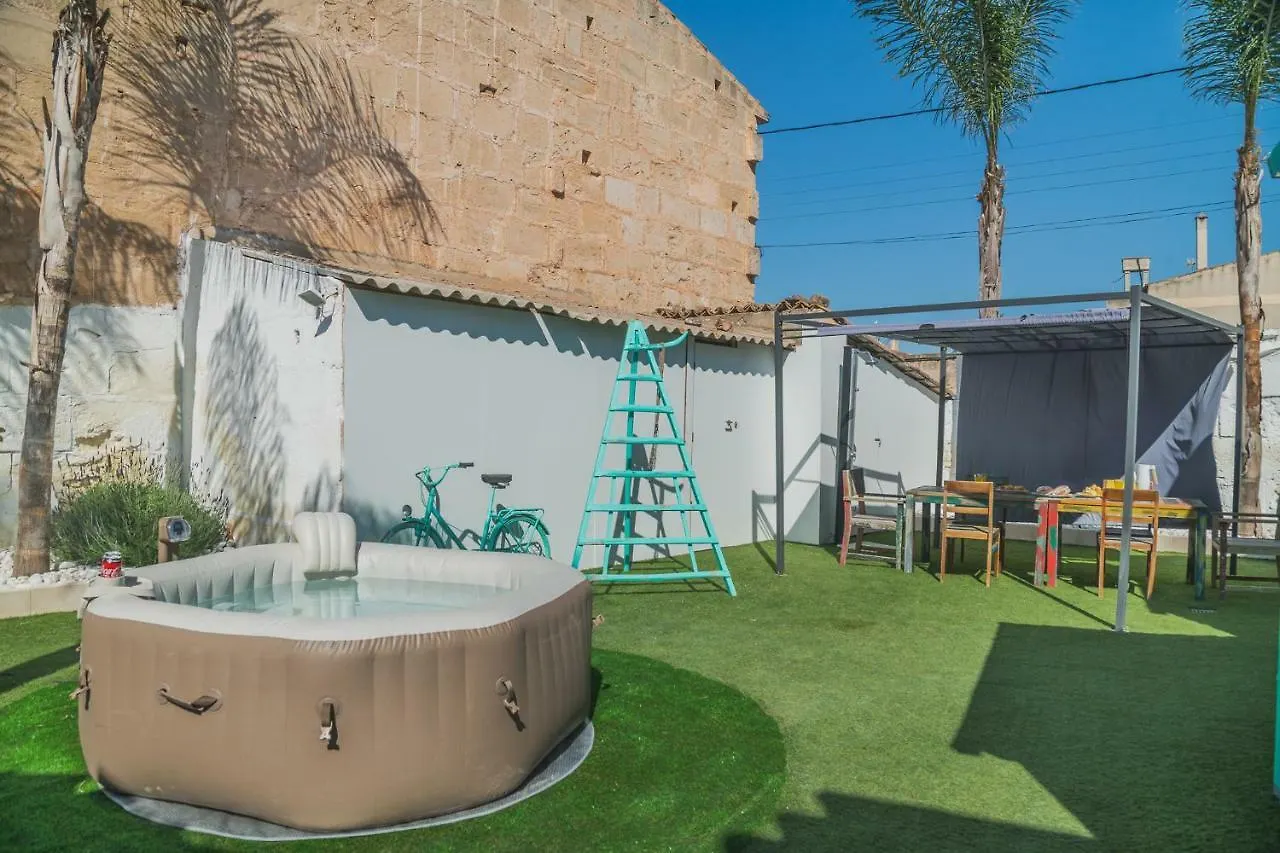 הקונטקטים של Jofres House
